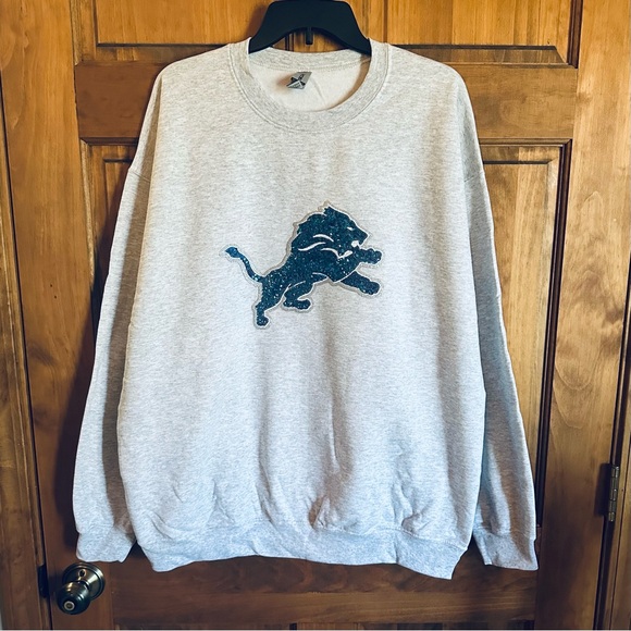 Detroit Lions sweater! NFL Gray Sweatshirt with Blue sequins Lion Logo size XXL - Picture 1 of 6